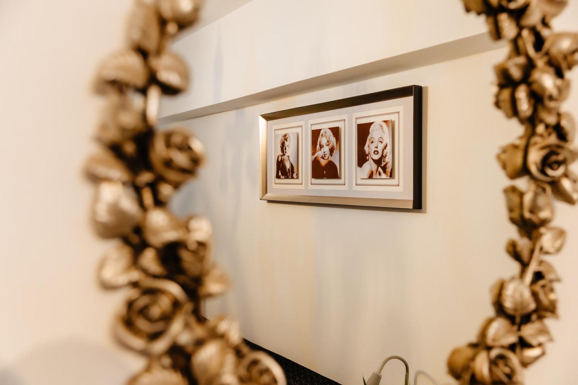 Glamour Ultracentral Craiova Exterior foto